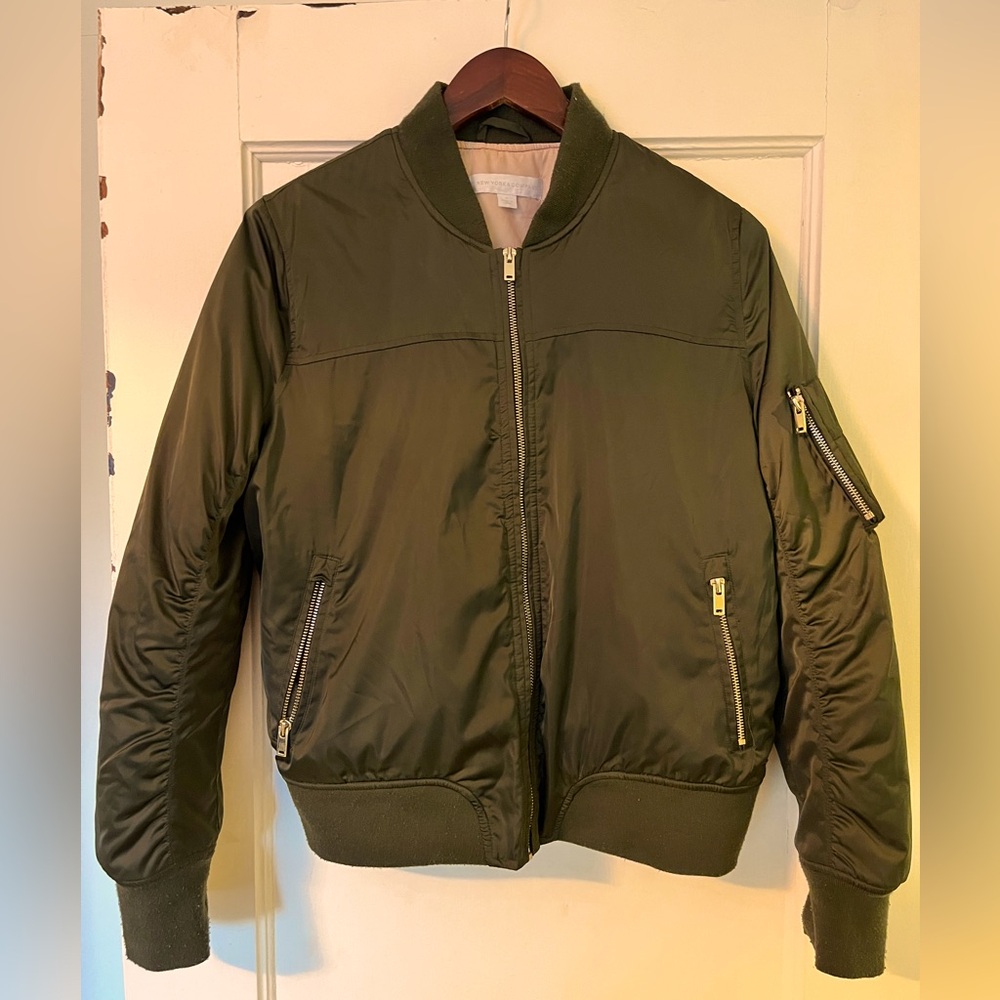 Women’s medium New York & Company green bomber jacket